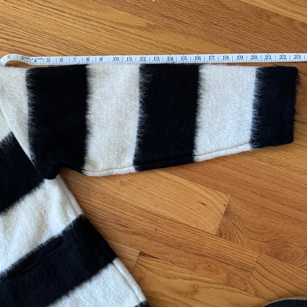Girls of Dust Black and White Striped Cardigan XS NWT - Picture 9 of 10